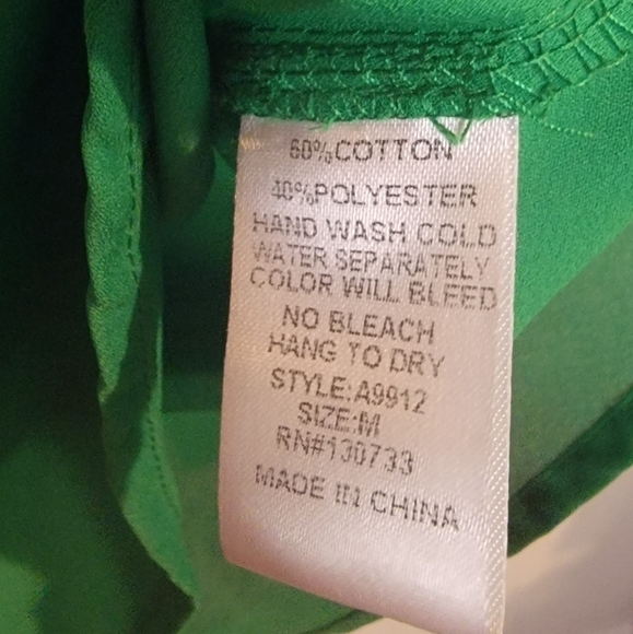 UMGEE Green Zip up Blouse. - Picture 6 of 9